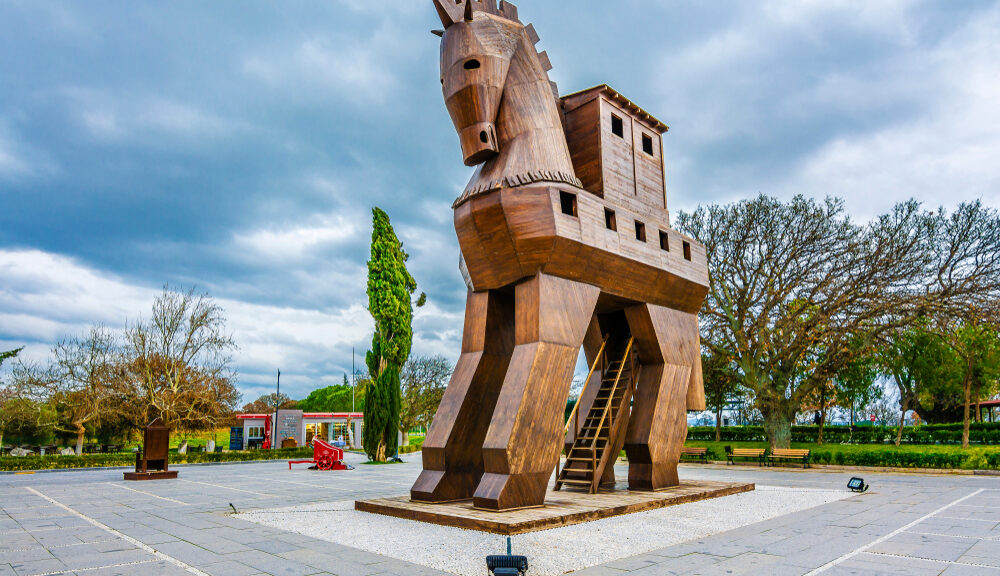 A statue of the Trojan Horse. Who says subterfuge isn't the best way to win love?
