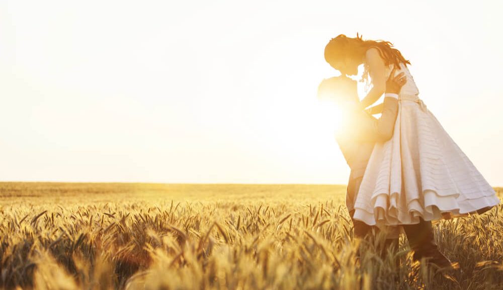 What is a deconstructed wedding?
